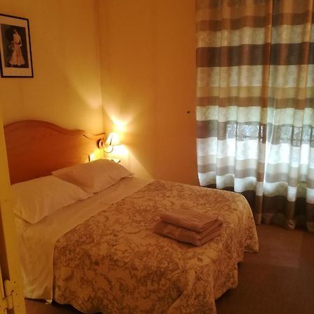 Hotel De La Place Liffol-le-Grand Εξωτερικό φωτογραφία